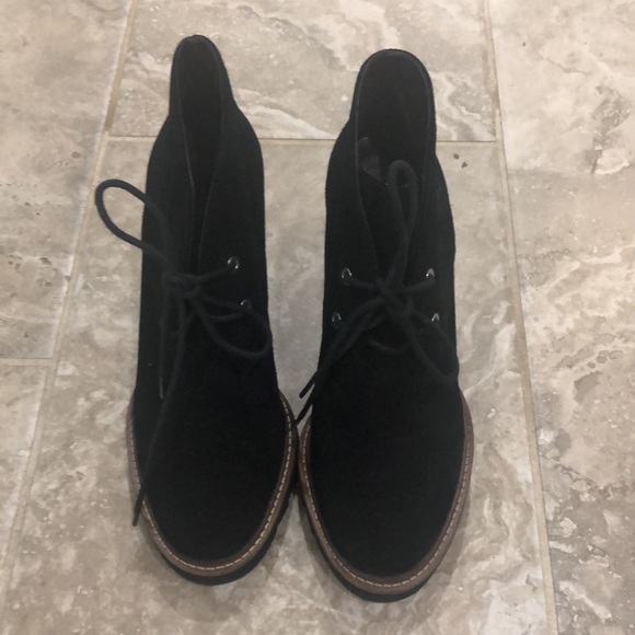 BCBG GENERATION NARISKA BOOTIES --SIZE 9-- COLOR BLACK - Picture 3 of 11